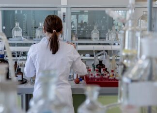 Co jest łatwiejsze biologia czy chemia? Co jest łatwiejsze biologia czy chemia?