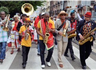 Czy opłaca się zbierać pieniądze? Czy opłaca się zbierać pieniądze?